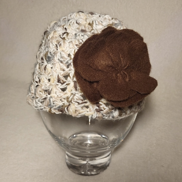 FOSSIL Multicolor Crochet Beanie With Large, Brown, Felt Flower Accent - Picture 4 of 8